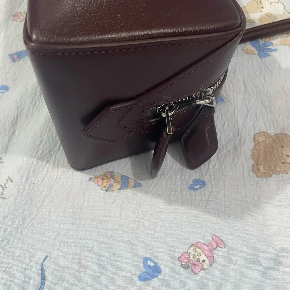 Alaia Burgundy Leather Shoulder Bag